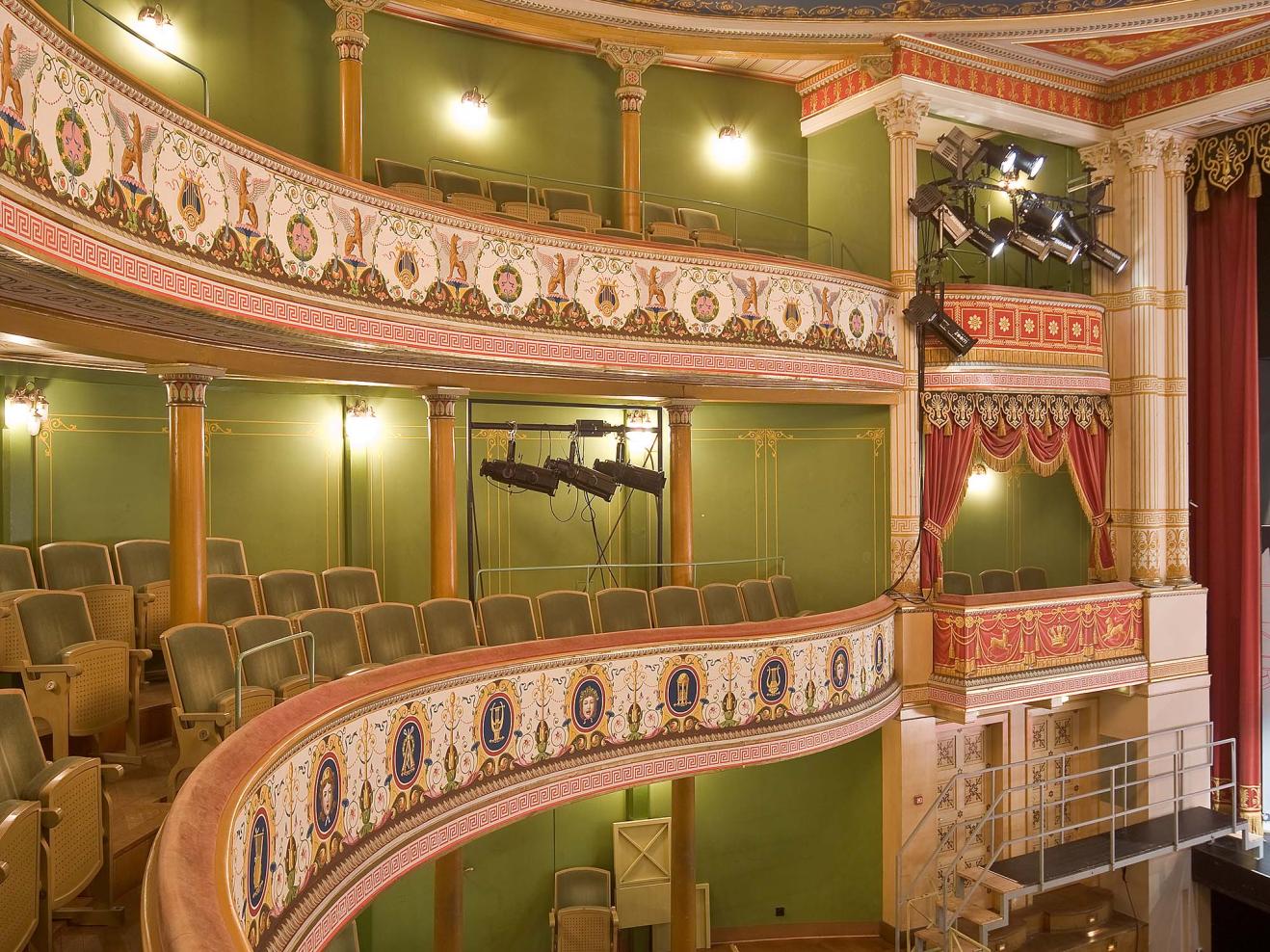 Wilhelma Theater, Rang und Balkon